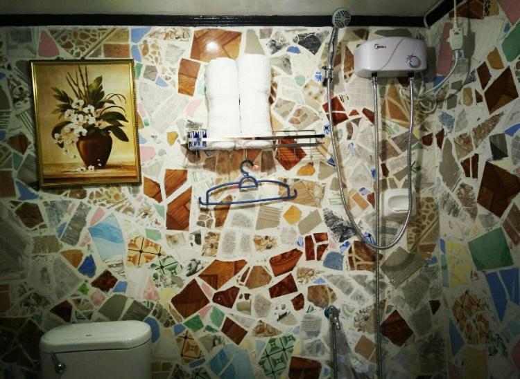 אלמינוס Alona'S Traditional Filipino Home Near 100 Islands Wharf מראה חיצוני תמונה