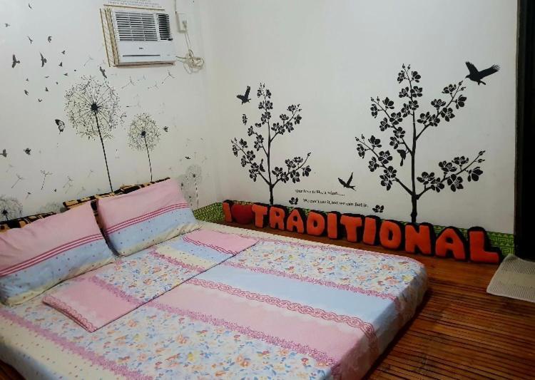 אלמינוס Alona'S Traditional Filipino Home Near 100 Islands Wharf מראה חיצוני תמונה